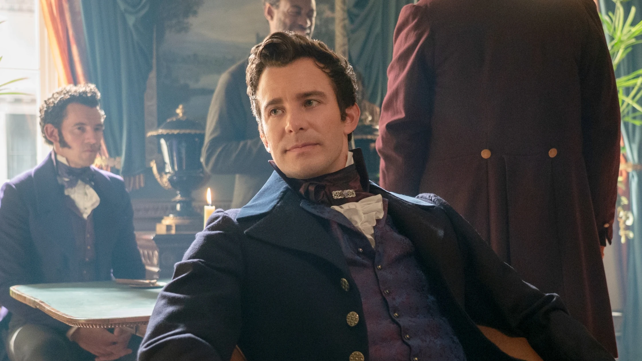 Luke Thompson como Benedict Bridgerton Luke Thompson como Benedict Bridgerton