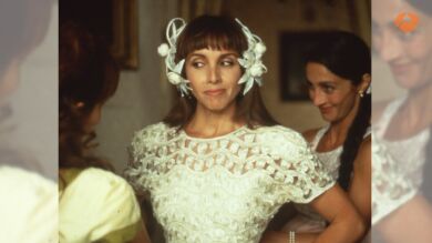 Ana Belén felicita a Maggie Civantos por su papel en La pasión turca: ¡las dos interpretaron al mismo personaje!