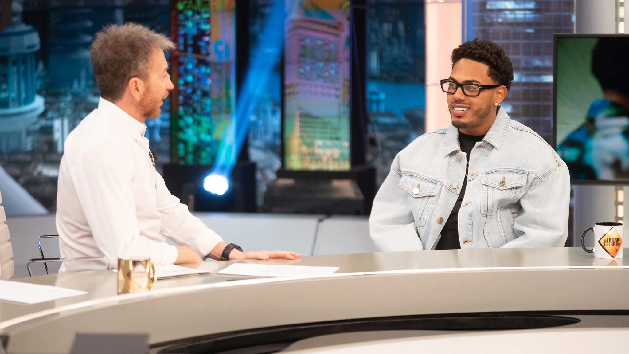 Myke Towers se emociona al hablarle a Pablo Motos sobre su hijo: "Trato de hablarle claro" Myke Towers se emociona al hablarle a Pablo Motos sobre su hijo: "Trato de hablarle claro"