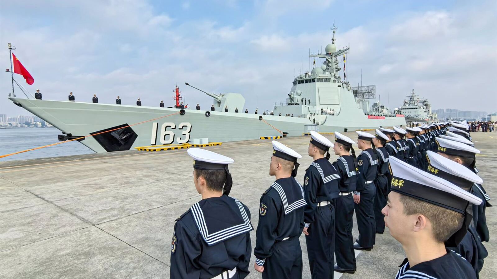 China rodea por tierra, mar y aire Taiwán ante el miedo de que su presidente inicie un movimiento 