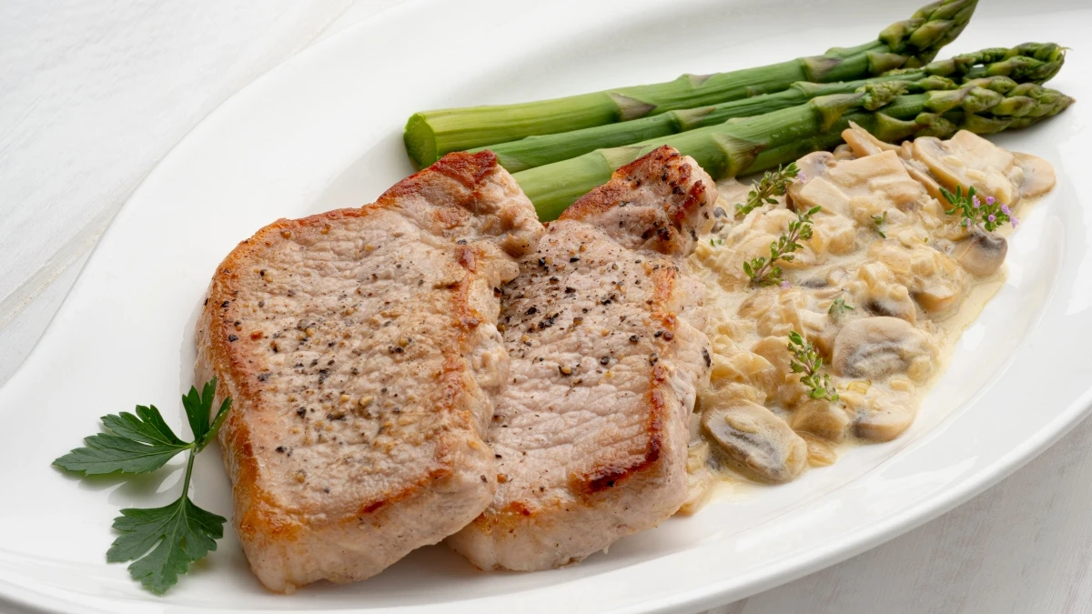 Receta fácil y rápida de Karlos Arguiñano: lomo de cerdo con salsa de champiñones