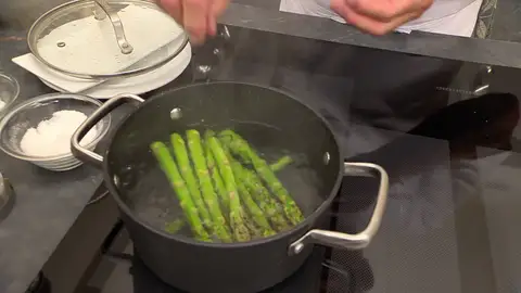 Introduce los espárragos Introduce los espárragos