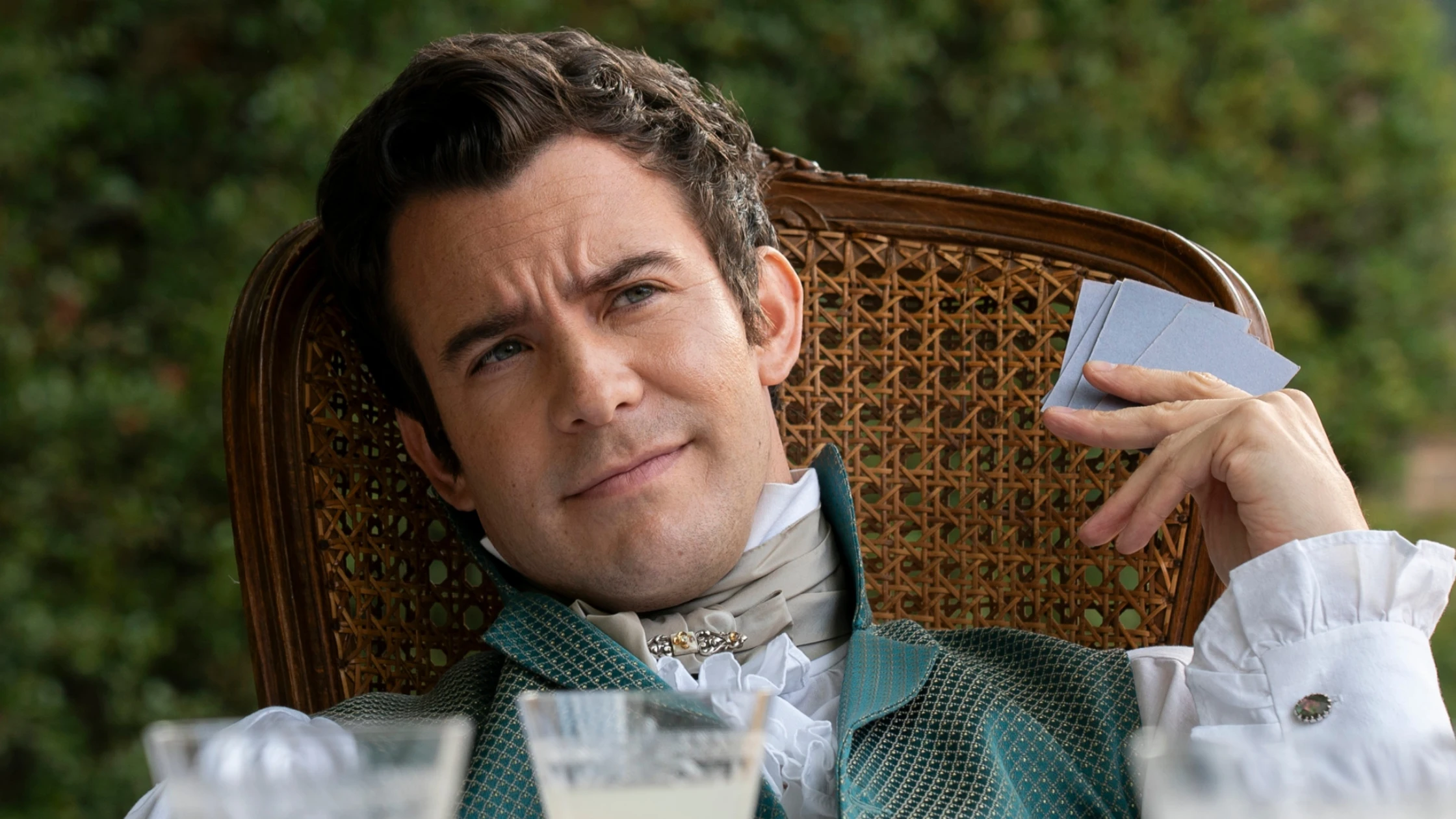 Luke Thompson como Benedict Bridgerton Luke Thompson como Benedict Bridgerton