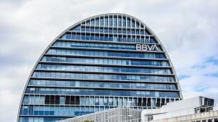 Fachada del edificio &lsquo;La Vela&rsquo; del BBVA