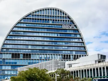 Fachada del edificio ‘La Vela’ del BBVA Fachada del edificio ‘La Vela’ del BBVA
