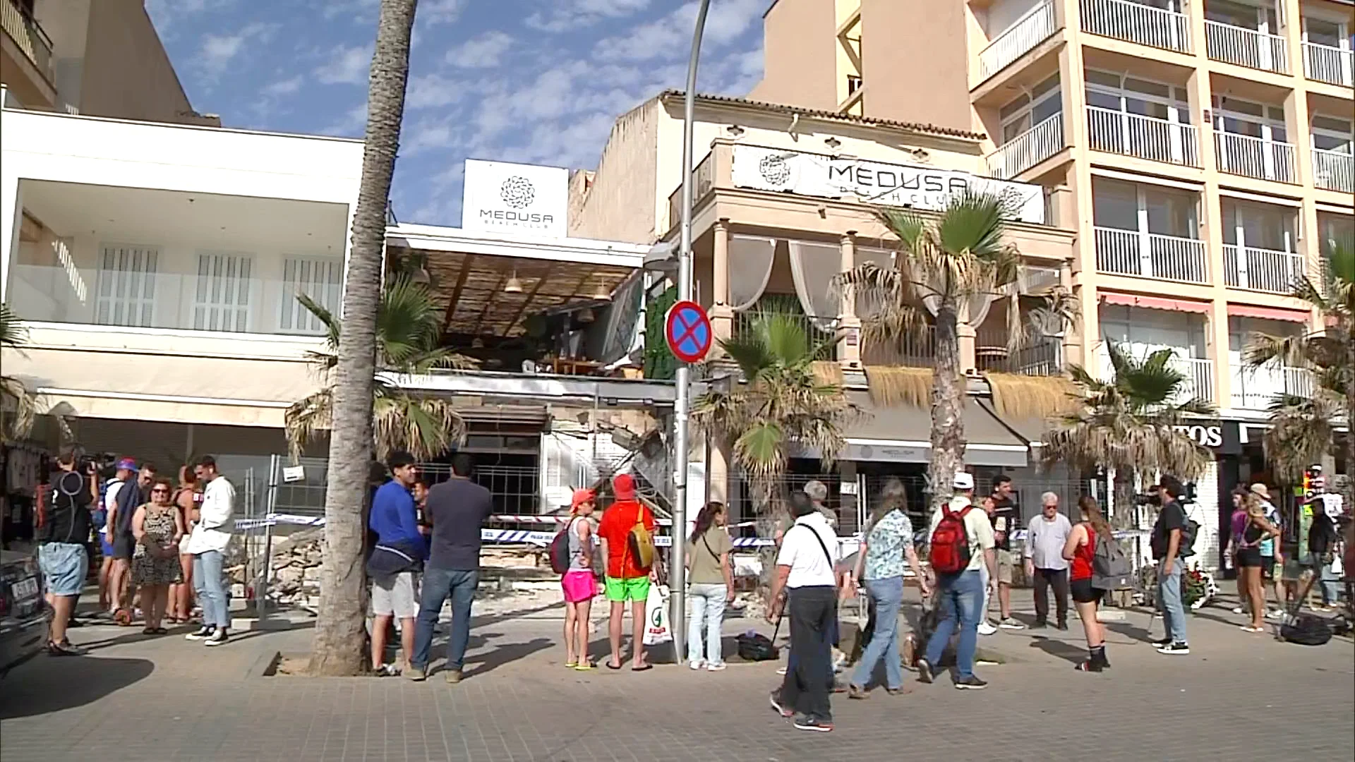 Las principales hipótesis de por qué se hundió el local de Mallorca: "Se baraja sobrepeso y una estructura antigua" Las principales hipótesis de por qué se hundió el local de Mallorca: "Se baraja sobrepeso y una estructura antigua"