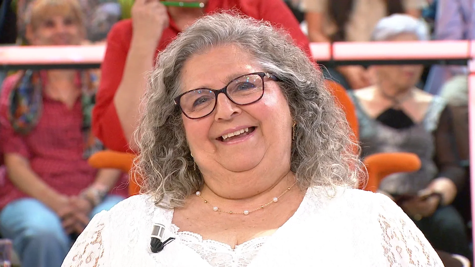 Mari Paz cuelga el hábito de monja para buscar el amor: "He conocido a un hombre que me hace sentir mariposas en el estómago" Mari Paz cuelga el hábito de monja para buscar el amor: "He conocido a un hombre que me hace sentir mariposas en el estómago"