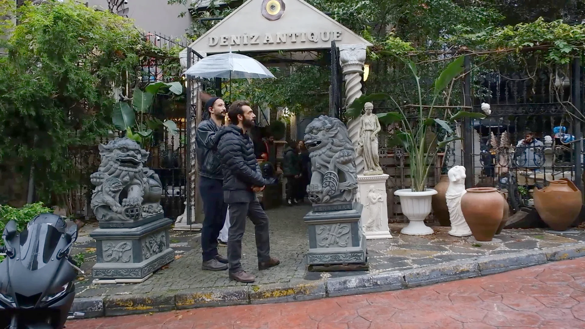 Descubre todos los secretos de la tienda de antigüedades de Yaman en La pasión turca Descubre todos los secretos de la tienda de antigüedades de Yaman en La pasión turca