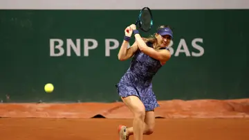 Paula Badosa durante el partido ante Boultier en primera ronda de Roland Garros