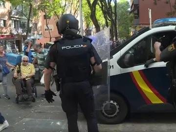 Tensión en el barrio de San Gotleu (Palma de Mallorca) tras una batalla campal: "Alguien tiene que poner solución" Tensión en el barrio de San Gotleu (Palma de Mallorca) tras una batalla campal: "Alguien tiene que poner solución"