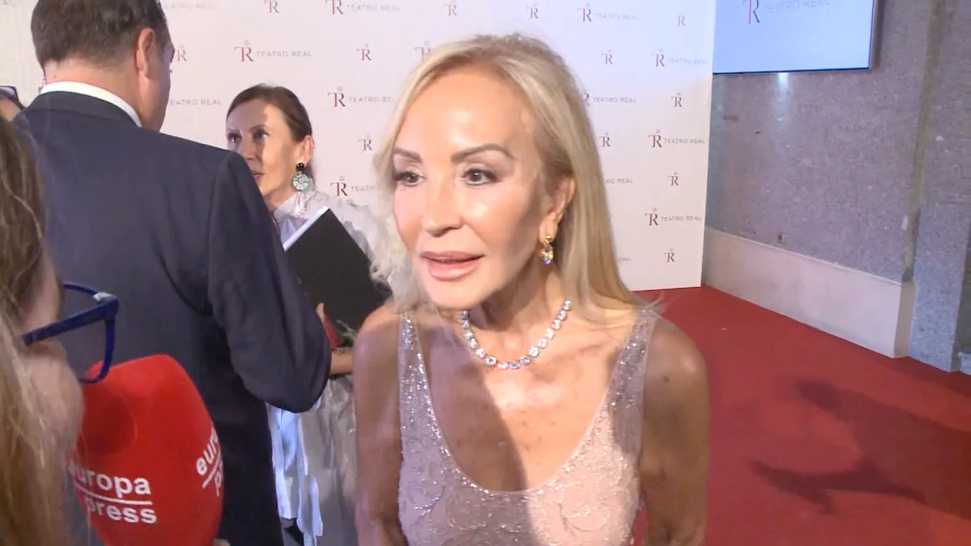 Continúa la cruzada personal de Carmen Lomana contra Isabel Preysler: ¿Es una estrategia de marketing?