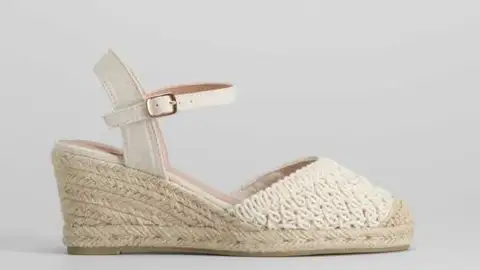 Zapatos con bordado suizo de Piccola Piu Zapatos con bordado suizo de Piccola Piu