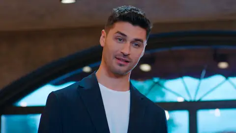 ¿Los que se pelean se desean? Ömer y Kumru se reencuentran y las chispas vuelan entre ambos ¿Los que se pelean se desean? Ömer y Kumru se reencuentran y las chispas vuelan entre ambos