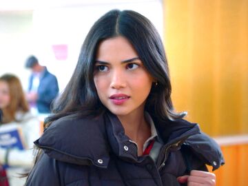 Yasmin no puede ocultar su alegr&iacute;a tras la confesi&oacute;n de Tolga: "No tengo novia"