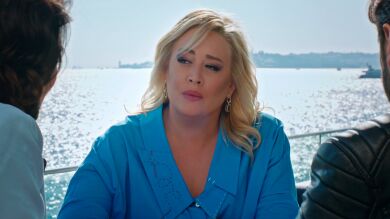 Asuman se reúne con Ender y Caner para salvar el matrimonio de su hija: “No puedo hacerlo sin vosotros”