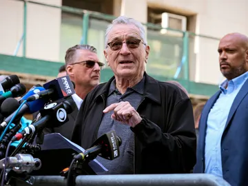 Robert De Niro carga contra Trump en las puertas del juzgado Robert De Niro carga contra Trump en las puertas del juzgado