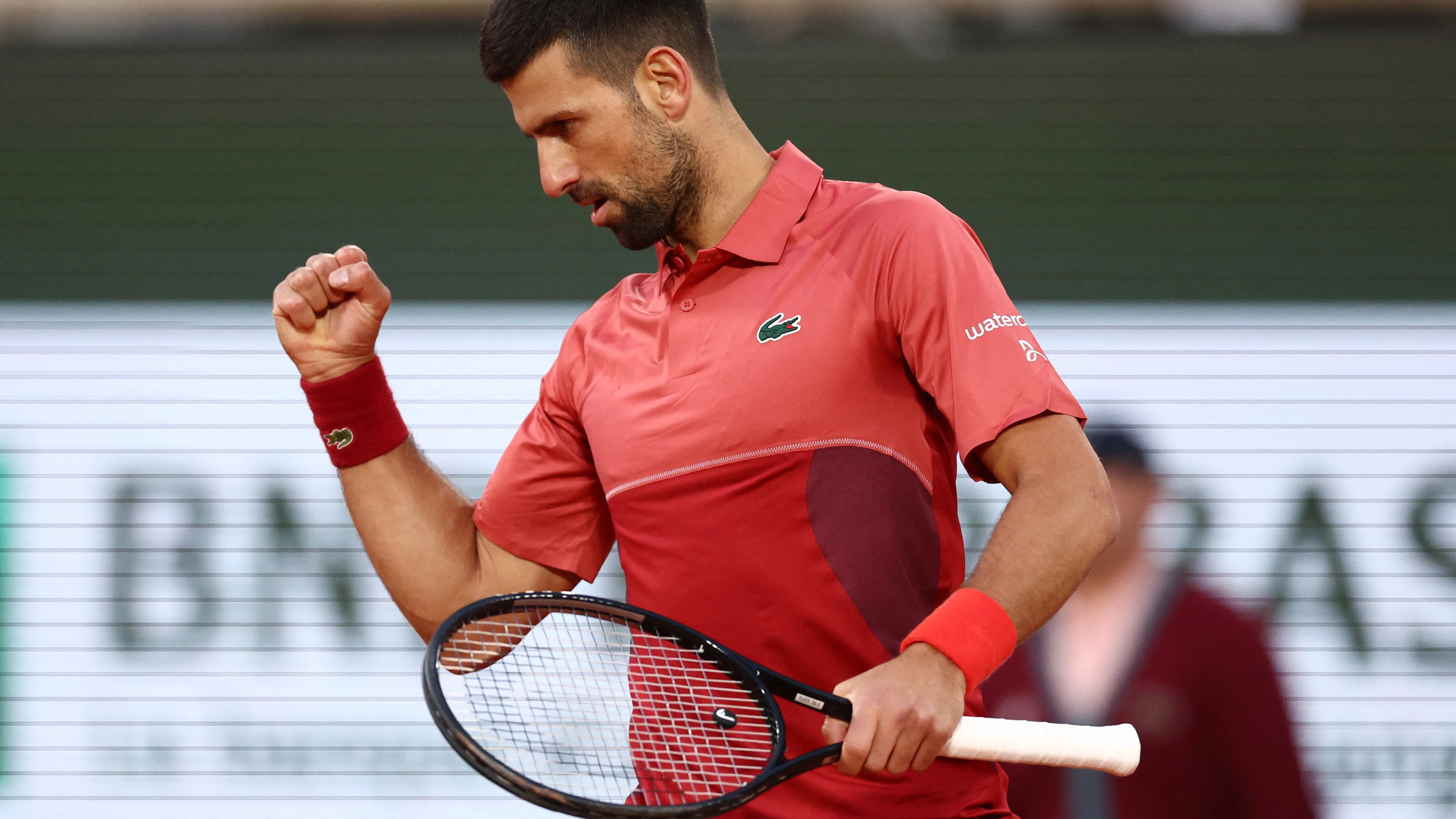 Novak Djokovic celebra un punto ante Pierre-Hugues Herbert Novak Djokovic celebra un punto ante Pierre-Hugues Herbert