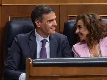 El presidente del Gobierno, Pedro Sánchez y la vicepresidenta primera y ministra de Hacienda, María Jesús Montero El presidente del Gobierno, Pedro Sánchez y la vicepresidenta primera y ministra de Hacienda, María Jesús Montero