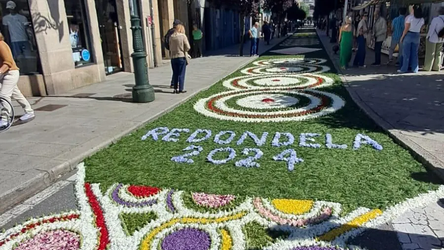 Imagen de una ofrenda floral