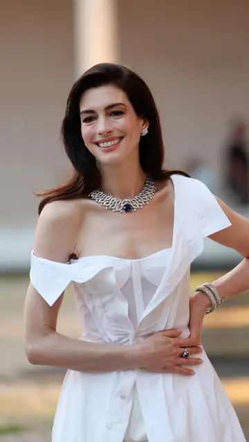 Anne Hathaway Anne Hathaway