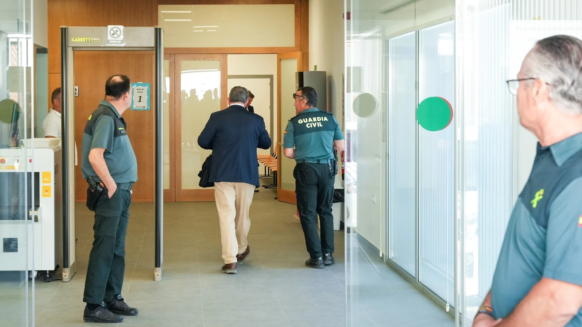 Entrada de los juzgados de Barbate Entrada de los juzgados de Barbate