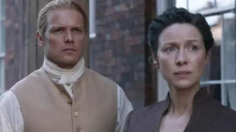 Jamie y Claire en la temporada 7 de Outlander Jamie y Claire en la temporada 7 de Outlander