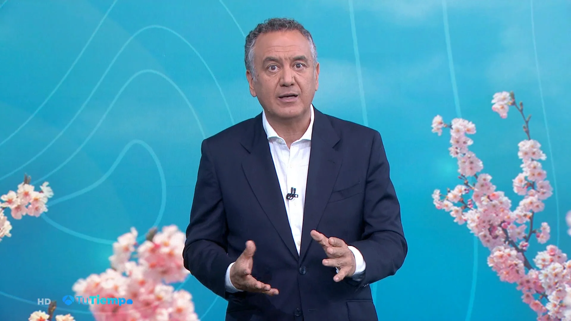 Roberto Brasero anuncia la previsi&oacute;n de la semana