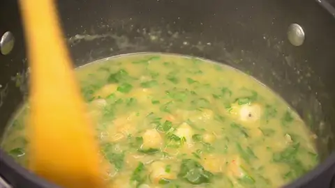 Sazona, mezcla bien y cocina la velouté Sazona, mezcla bien y cocina la velouté