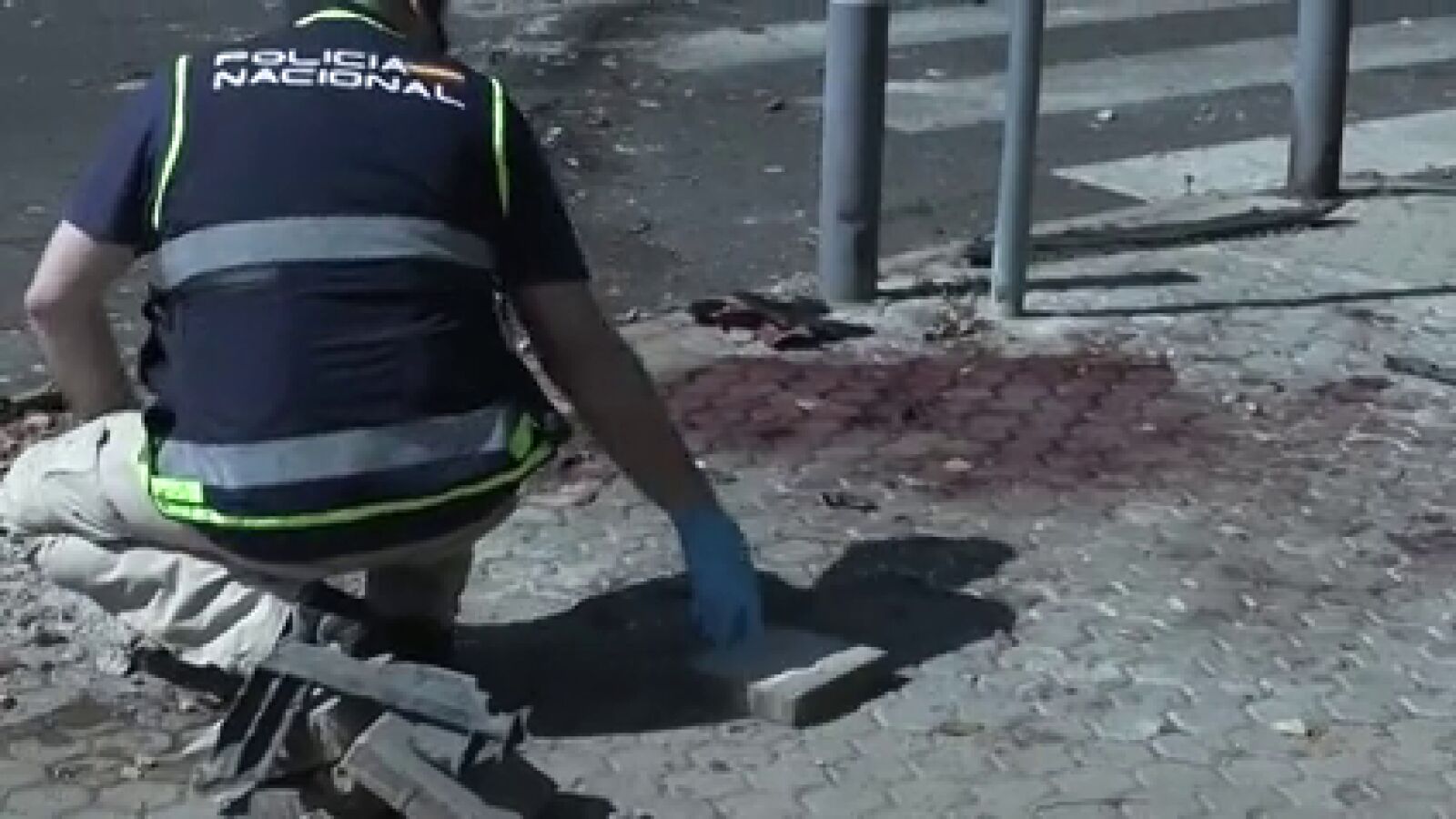 Un muerto y un menor detenido en una reyerta con pistolas y cuchillos en las 3000 viviendas de Sevilla