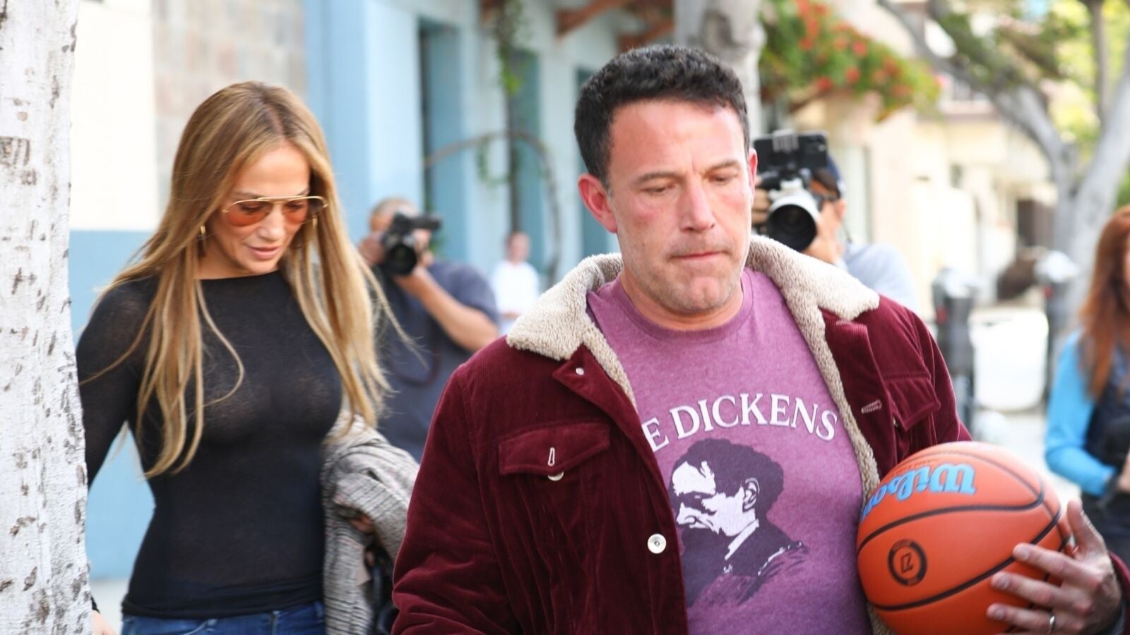 El incómodo encuentro de Jennifer Lopez y Ben Affleck donde se besan como si no fueran pareja