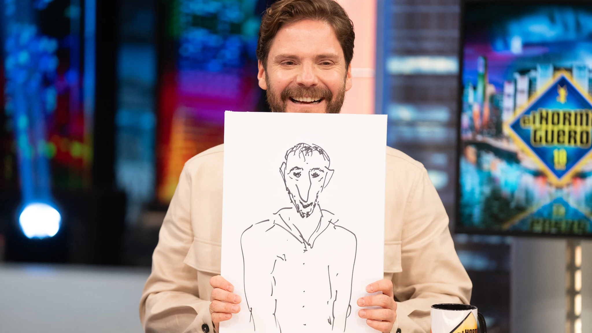 Pablo Motos y Daniel Brühl ponen a prueba su talento para dibujar: "¿¡Pero qué has hecho!?" Pablo Motos y Daniel Brühl ponen a prueba su talento para dibujar: "¿¡Pero qué has hecho!?"
