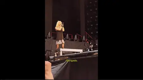 Un murciélago muerde a la telonera de AC/DC Un murciélago muerde a la telonera de AC/DC