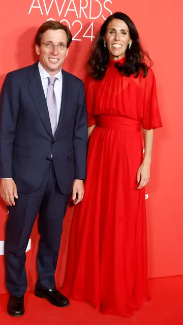 José Luis Martínez Almeida y Benedetta Poletti en los Elle Style Awards José Luis Martínez Almeida y Benedetta Poletti en los Elle Style Awards