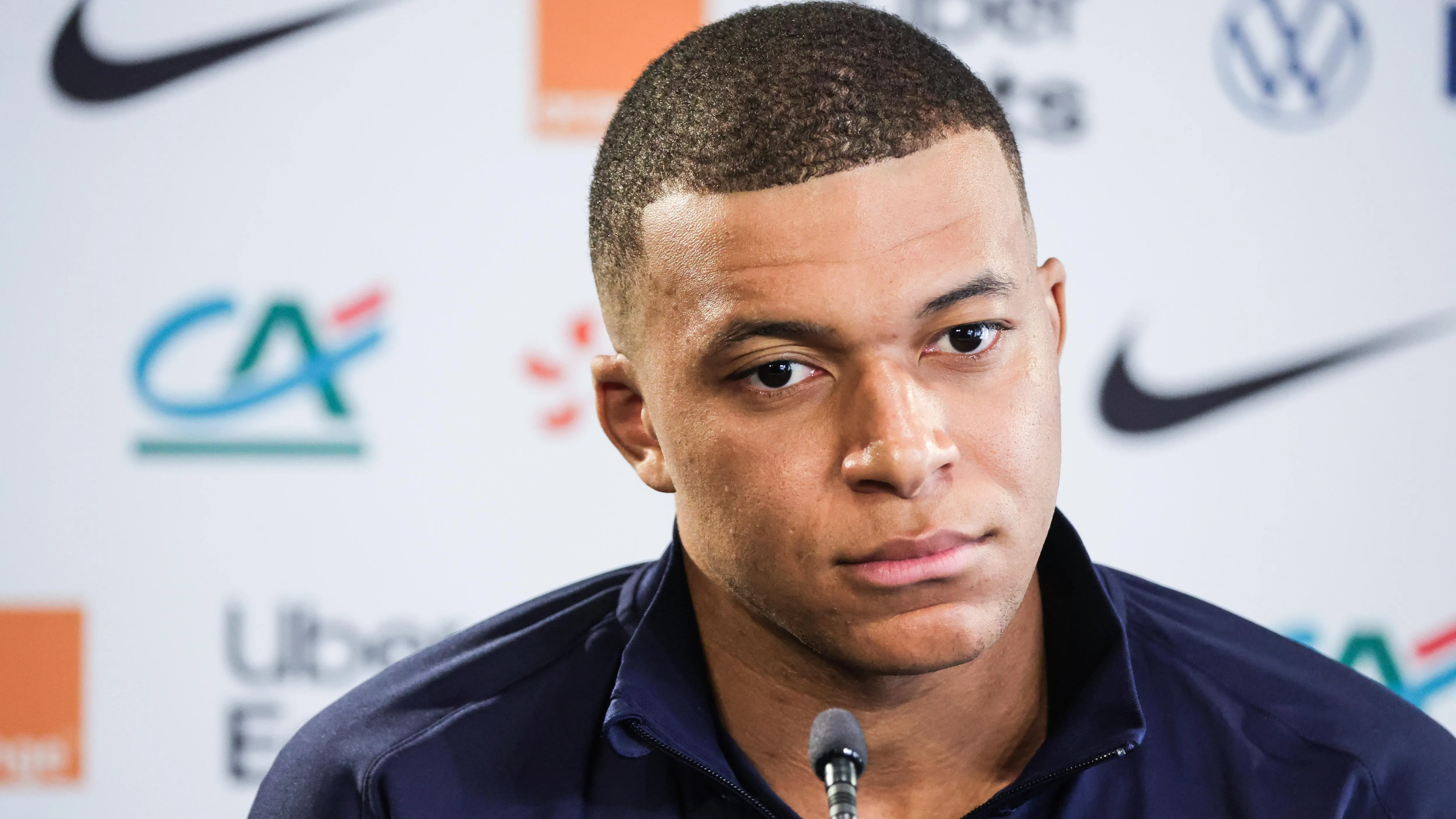 Kylian Mbappé durante una rueda de prensa con la selección francesa Kylian Mbappé durante una rueda de prensa con la selección francesa