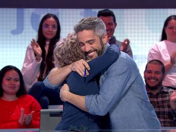 El despiste por el que Vicky rega&ntilde;a a Roberto Leal: &ldquo;Me has dejado planchada&rdquo;