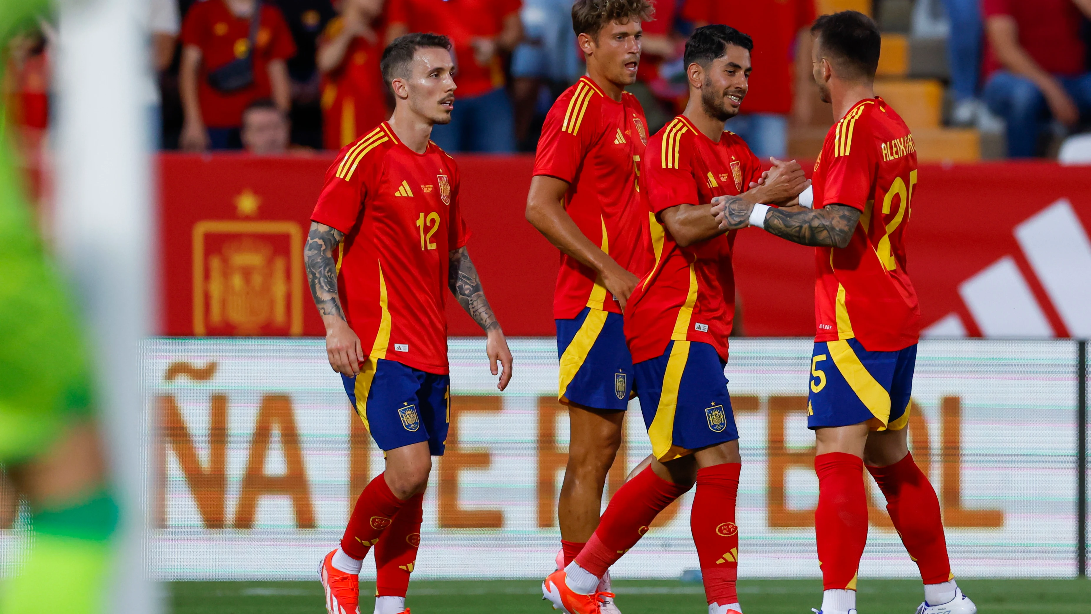 Ayoze celebra su primer gol con España en el partido amistoso ante Andorra Ayoze celebra su primer gol con España en el partido amistoso ante Andorra