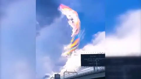 Nubes iridiscentes en Vietnam Nubes iridiscentes en Vietnam