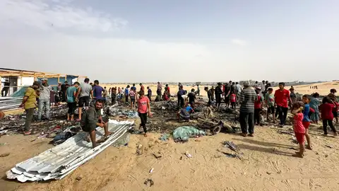 Fotografía de la zona de un ataque el pasado 27 de mayo en los campos de desplazados en Tal al Sultan, en Rafah Fotografía de la zona de un ataque el pasado 27 de mayo en los campos de desplazados en Tal al Sultan, en Rafah