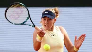 Quién es Mirra Andreeva, la niña prodigio que eliminó a Sabalenka en Roland Garros