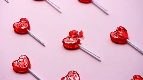 Imagen de archivo de corazón roto Imagen de archivo de corazón roto