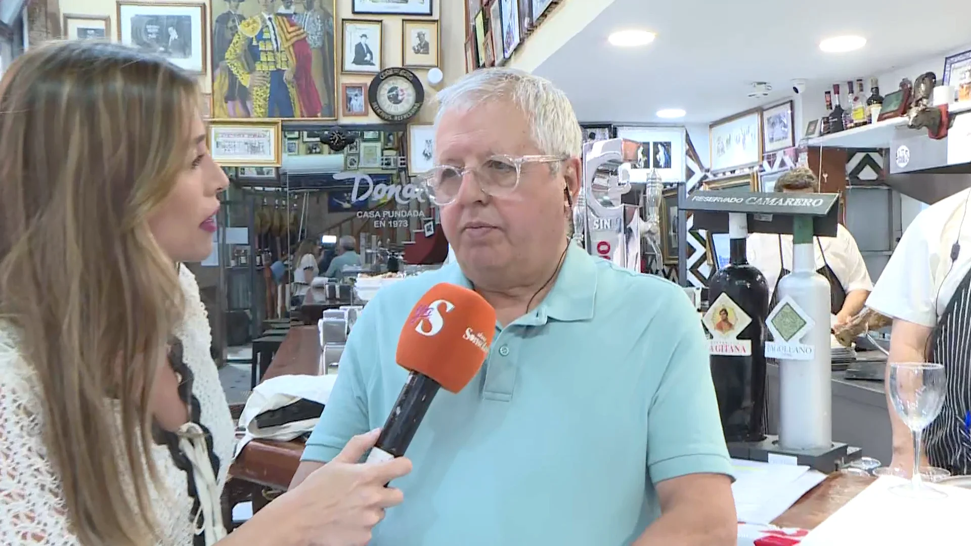 Una cafetería de Sevilla busca personal de más de 45 años: "Los jóvenes inexpertos solo quieren salir corriendo" Una cafetería de Sevilla busca personal de más de 45 años: "Los jóvenes inexpertos solo quieren salir corriendo"