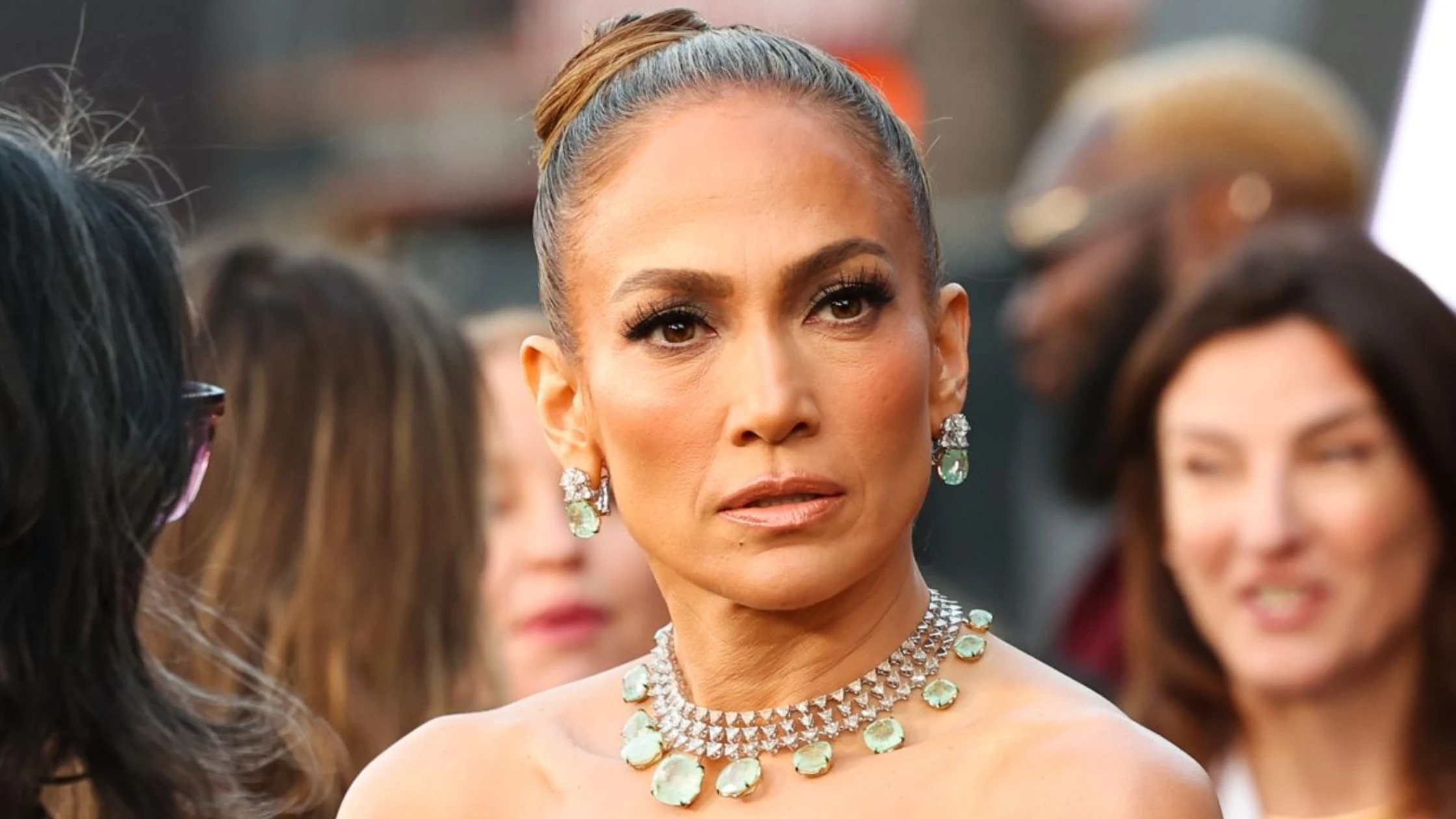 Jennifer Lopez en la premiere de su película Atlas en California Jennifer Lopez en la premiere de su película Atlas en California