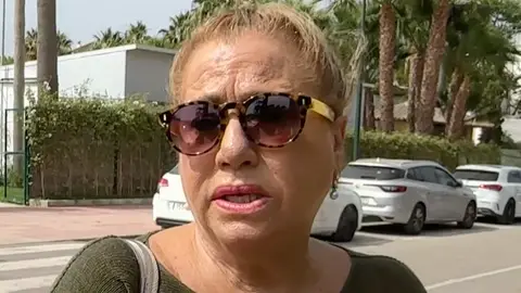 Mayte Zaldívar saliendo del hospital tras visitar a Julián Muñoz Mayte Zaldívar saliendo del hospital tras visitar a Julián Muñoz