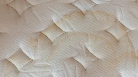 Manchas en el colchón Manchas en el colchón