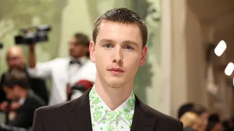 Harris Dickinson en la Gala Met 2024 Harris Dickinson en la Gala Met 2024