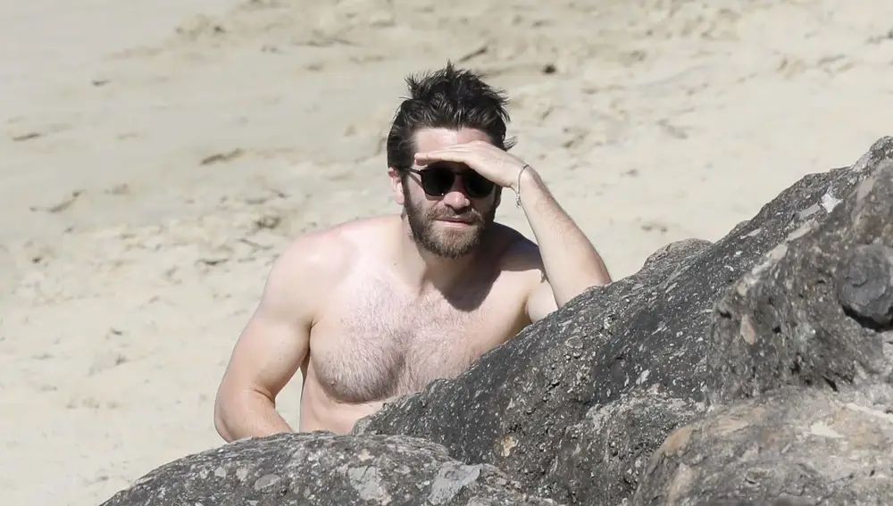 Jake Gyllenhaal en la playa Jake Gyllenhaal en la playa