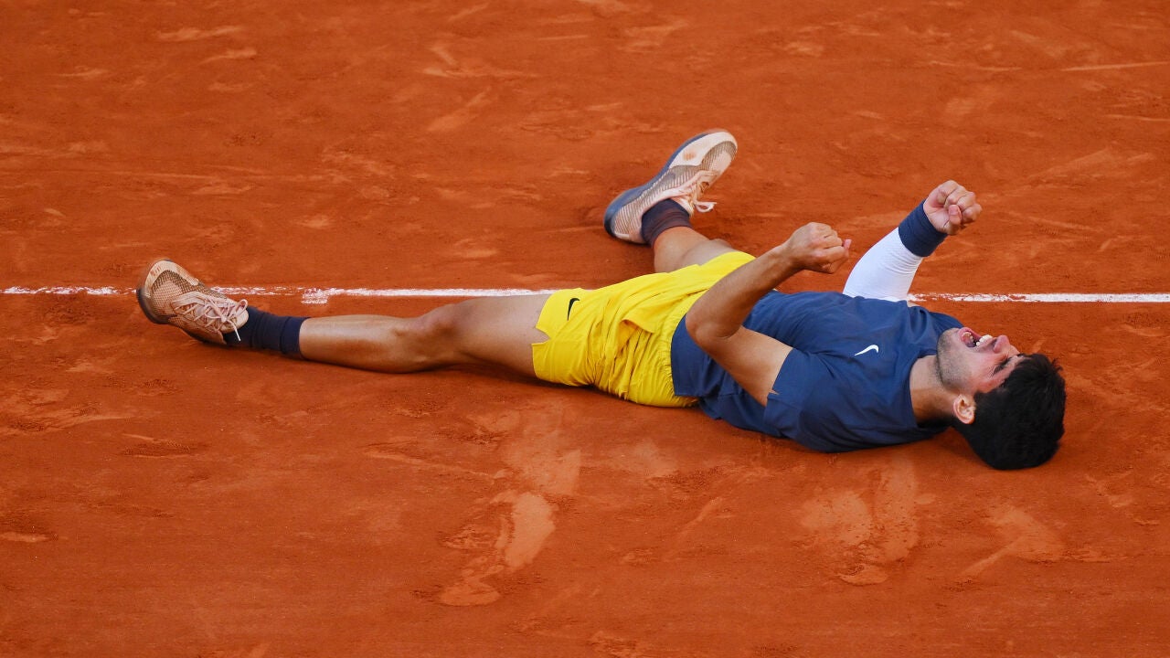 Carlos Alcaraz, príncipe de París, toma el relevo del rey Nadal y