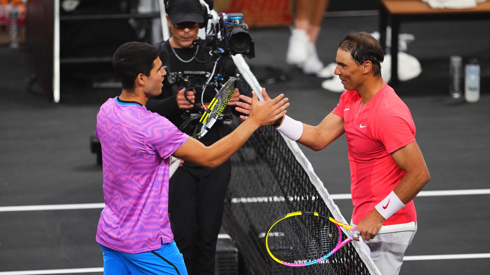 Rafa Nadal, rey de Roland Garros, se rinde a Carlos Alcaraz tras su título en París
