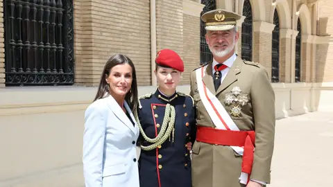 Los reyes Felipe y Letizia junto a la princesa Leonor Los reyes Felipe y Letizia junto a la princesa Leonor