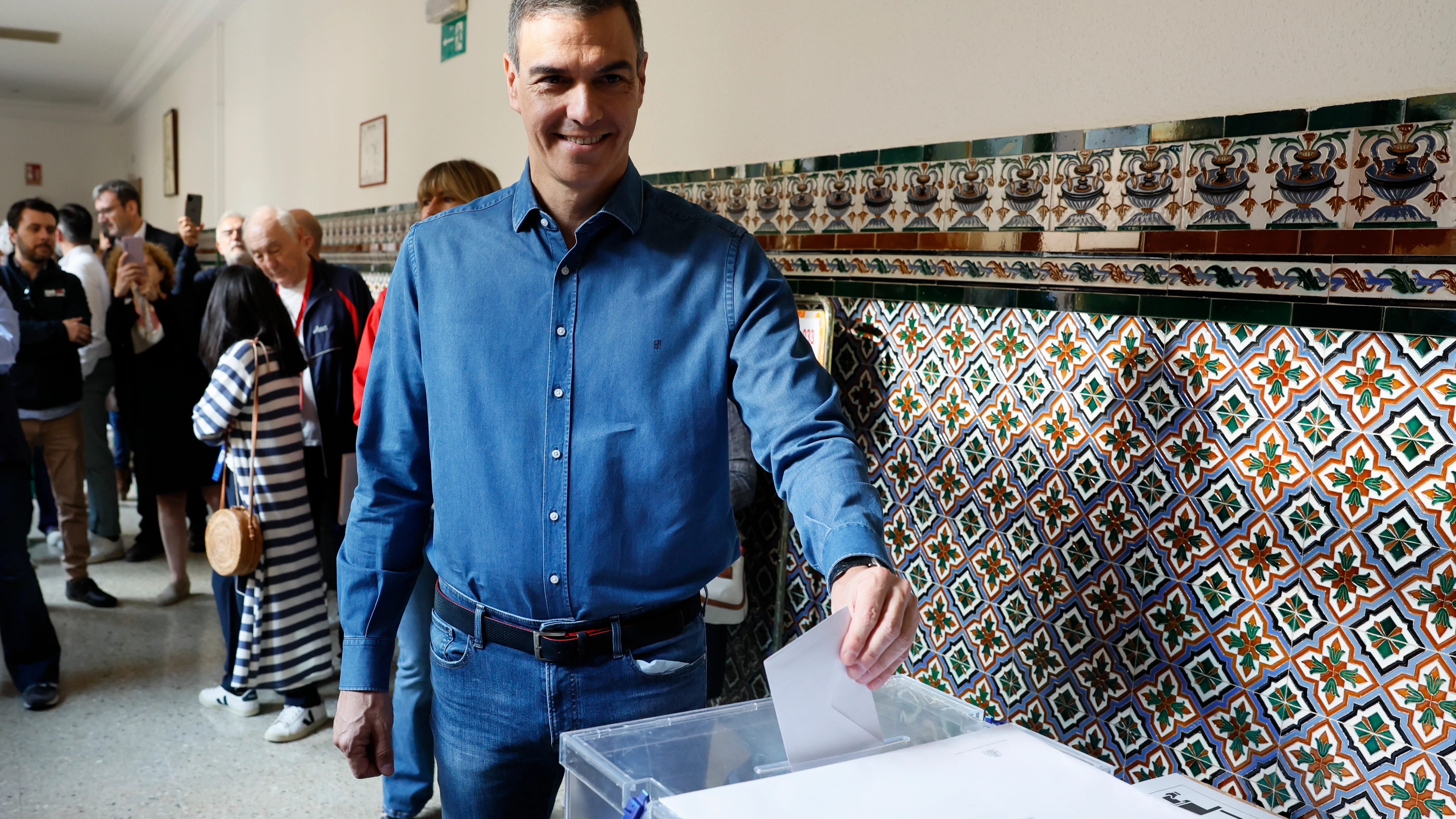Pedro Sánchez vota en las elecciones europeas 2024 Pedro Sánchez vota en las elecciones europeas 2024